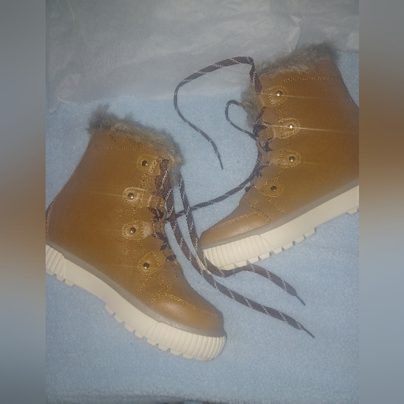 Journee Collection Comfort Foam boot Sz10 - Picture 4 of 8